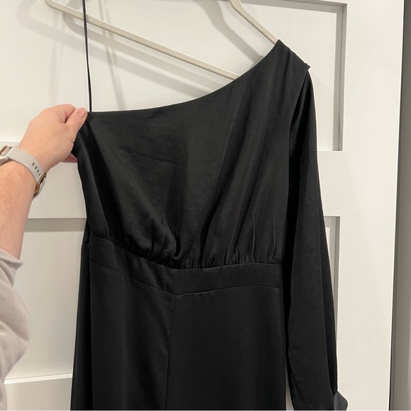 Express One-Shoulder Jumpsuit - Picture 4 of 8